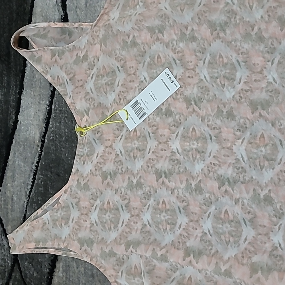 BCBGeneration Sheer Open Split Back Droptail Slee… - image 3